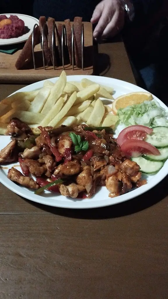 Lucie Maskova_Pizza - Steak Sv. Tom_Krupka_review