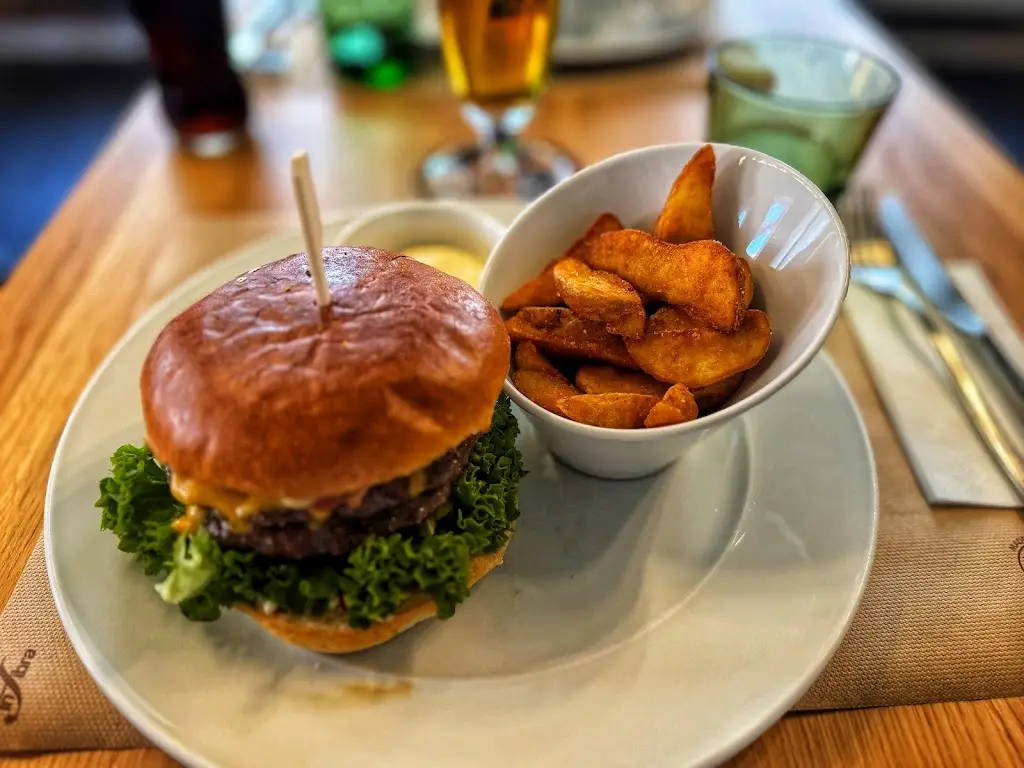 Alexander Weigelt_NS BURGER_Kadaň_review