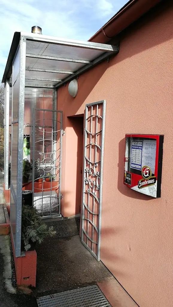 Majkl Novotný_Tankovka Astra_Kadaň_review