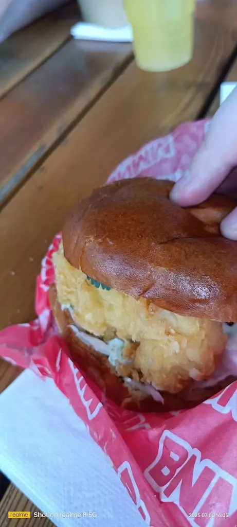 king_kong král_Bonmomo_Obrnice_review