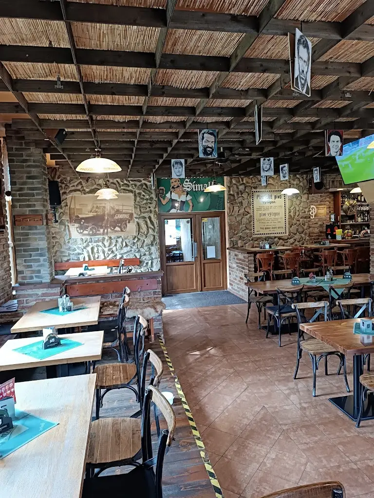 Zoltán Vargha_Restaurace Símalka_Klášterec nad Ohří_review