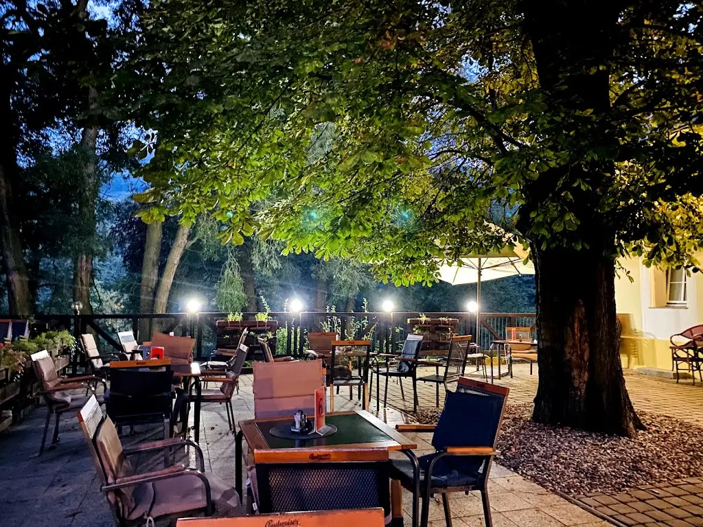 Restaurace Peřeje_Klášterec nad Ohří_slider_image_1