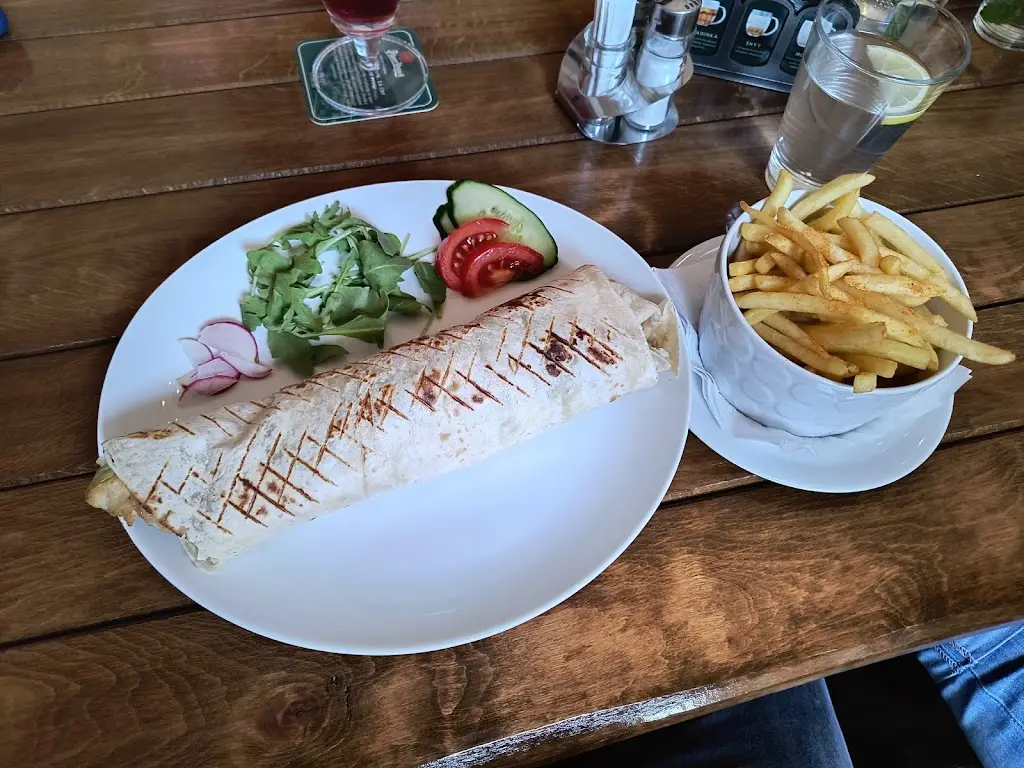 Jan Březa_Restaurace U Páva_Klášterec nad Ohří_review