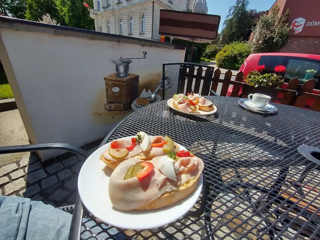 Maciek Gruchala_Café Nostalgie_Krásná Lípa_review