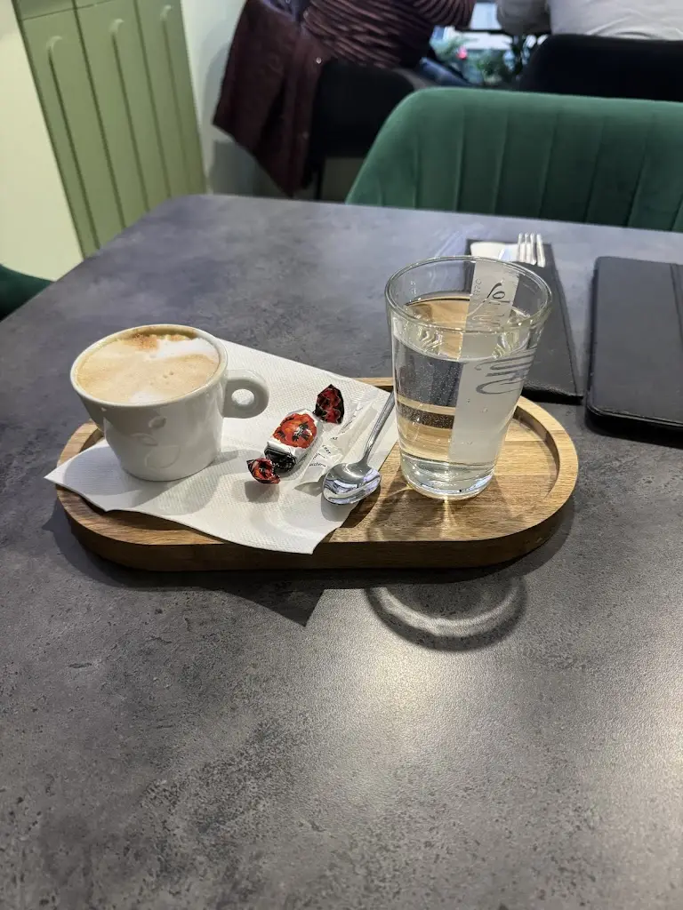 Petra Vrábková_STORIES RESTOBAR_Jirkov_review