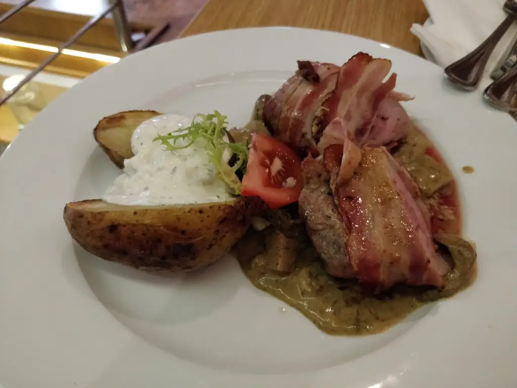 Monika Meilute_Restaurant City_Jirkov_recensione