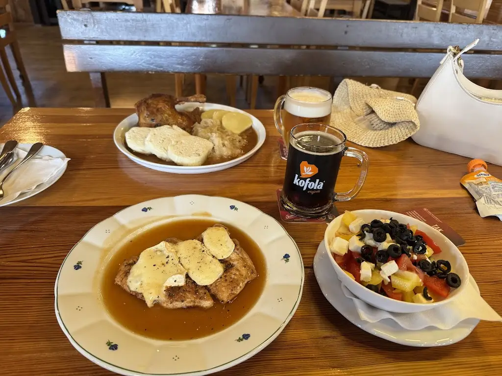 Country Saloon_Měcholupy_slider_image_3