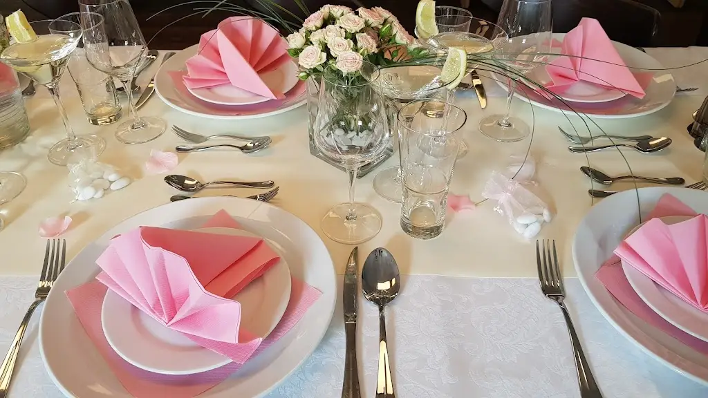 Restaurace Dobrá společnost_Měcholupy_slider_image_3