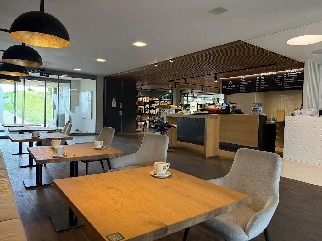 Michael Mack_BISTRO GREEN I food & market_Měcholupy_review