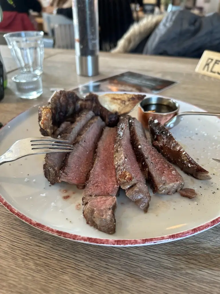 Refik Becirovic_BISTRO GREEN I food & market_Měcholupy_review