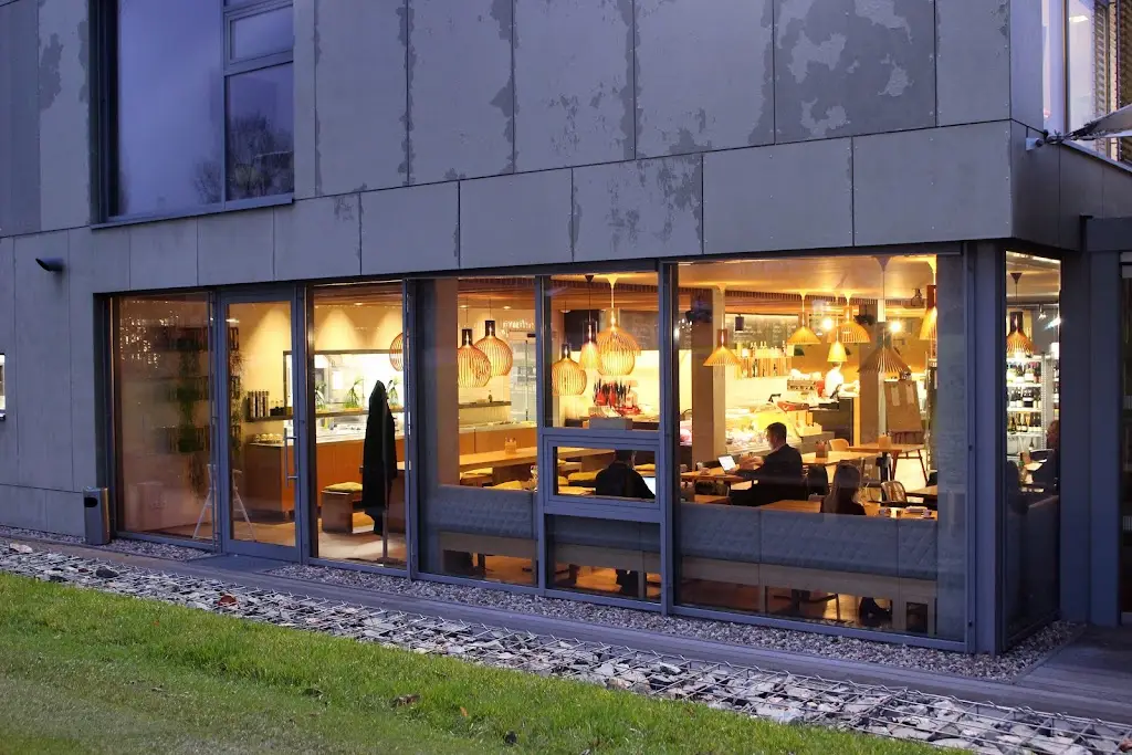 BISTRO GREEN I food & market restaurant in Měcholupy