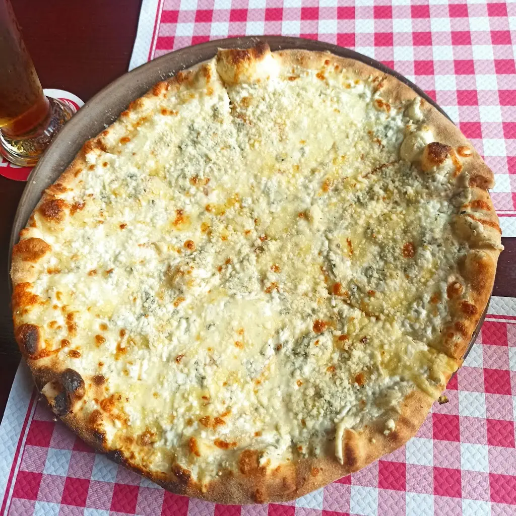 Camilo Gómez_Milano pizzeria_Měcholupy_review