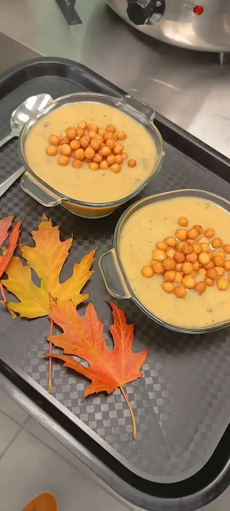 Юлия Кузнецова_Sytá rodina_Okres Louny_review