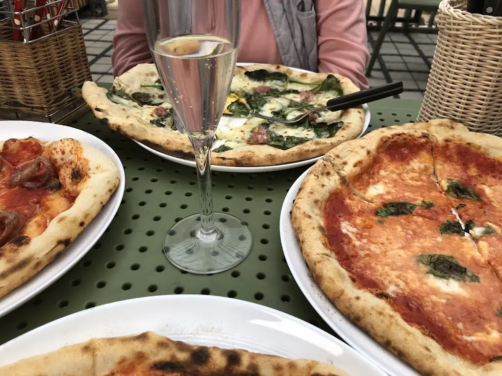 Leah Flanagan_Pizza Napoletana Sedmý schod_Okres Louny_review