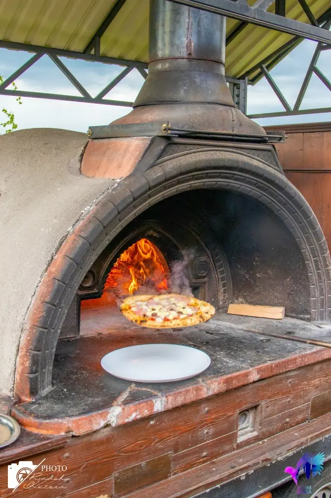 Pizza Napoletana Sedmý schod restaurant in Okres Louny