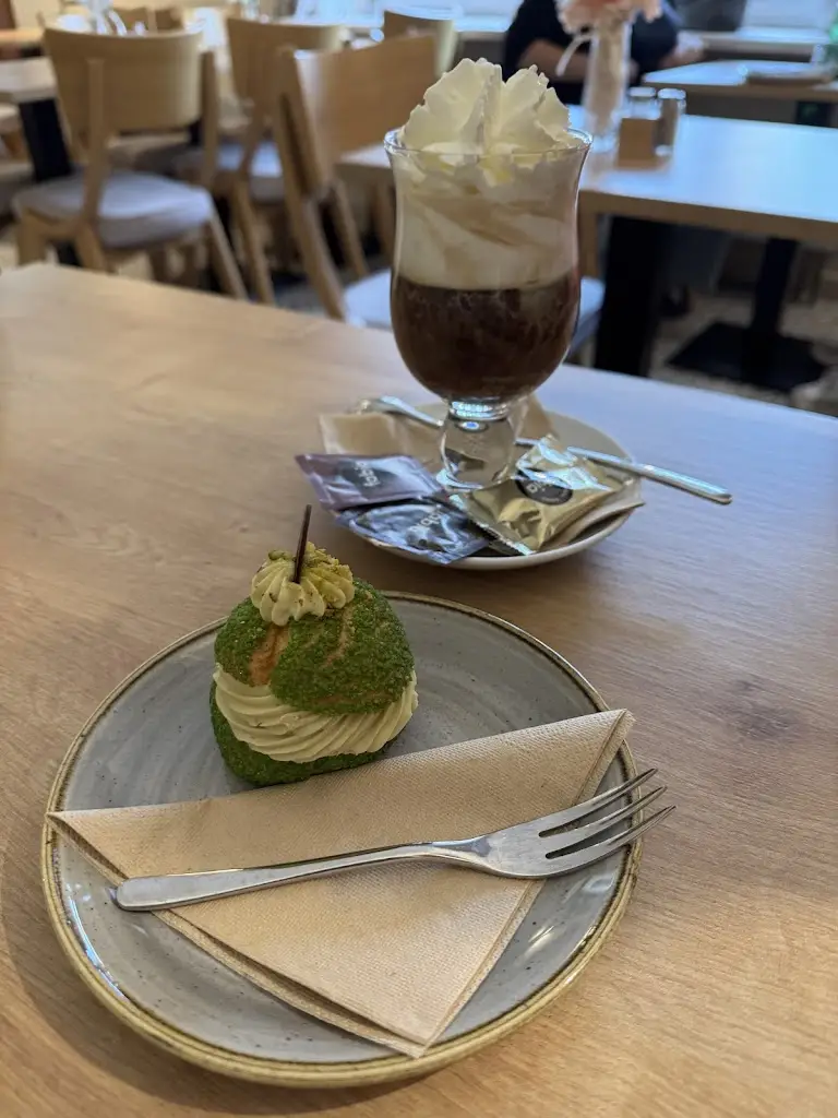 Restaurace a kavárna Café Della Porta_Libochovice_slider_image_3