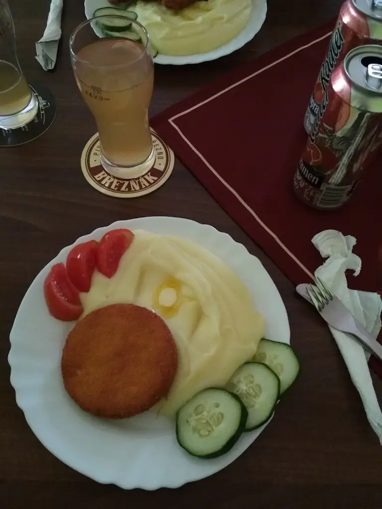 Anežka Svobodová_Hostinec Na Kopečku_Libochovice_review