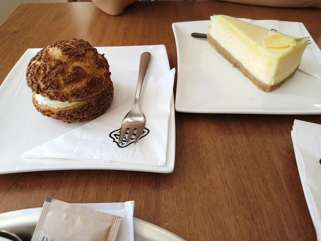 Tomáš Pokorný (Japan)_Zrnko Cafe_Soběslav_review