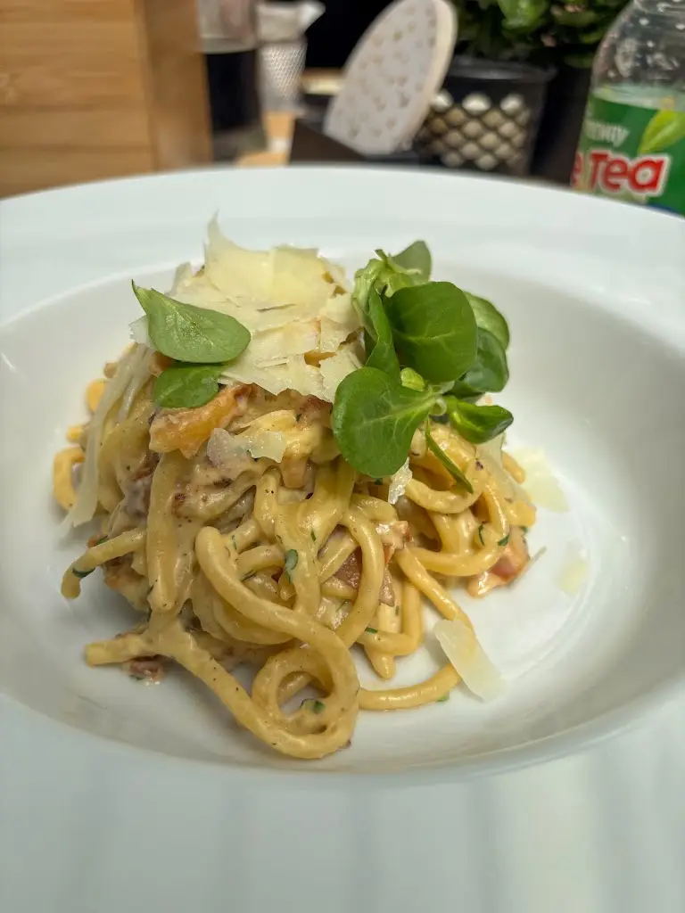 Nikolas Nguyen_Vespa Ristorante Italiano_Postoloprty_review