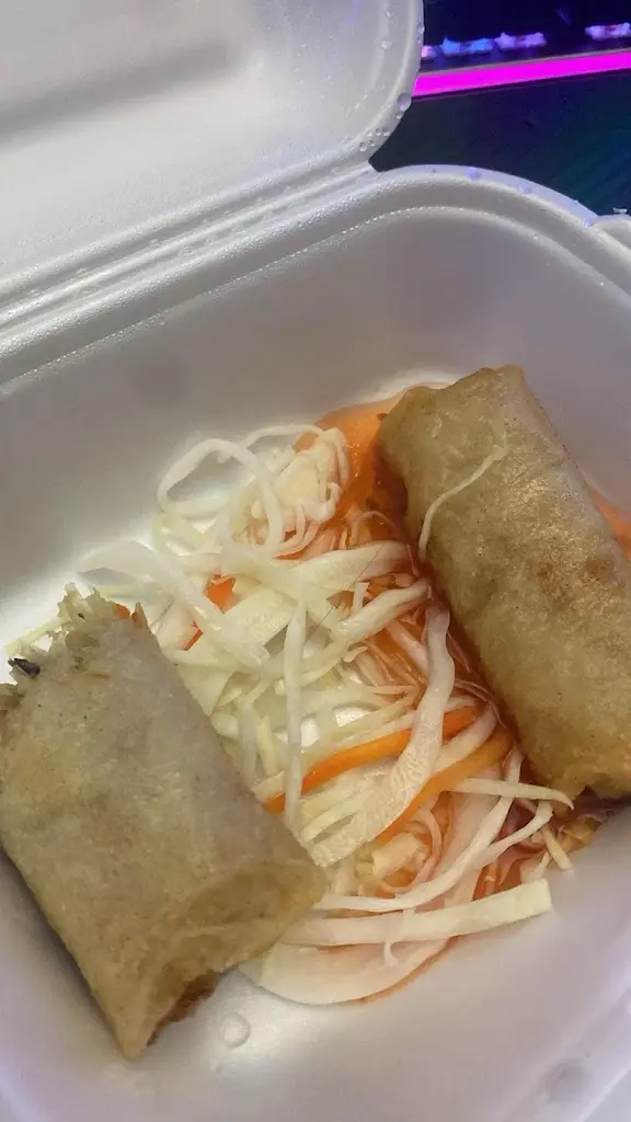 Tom Snow_Asia Bistro_Postoloprty_review