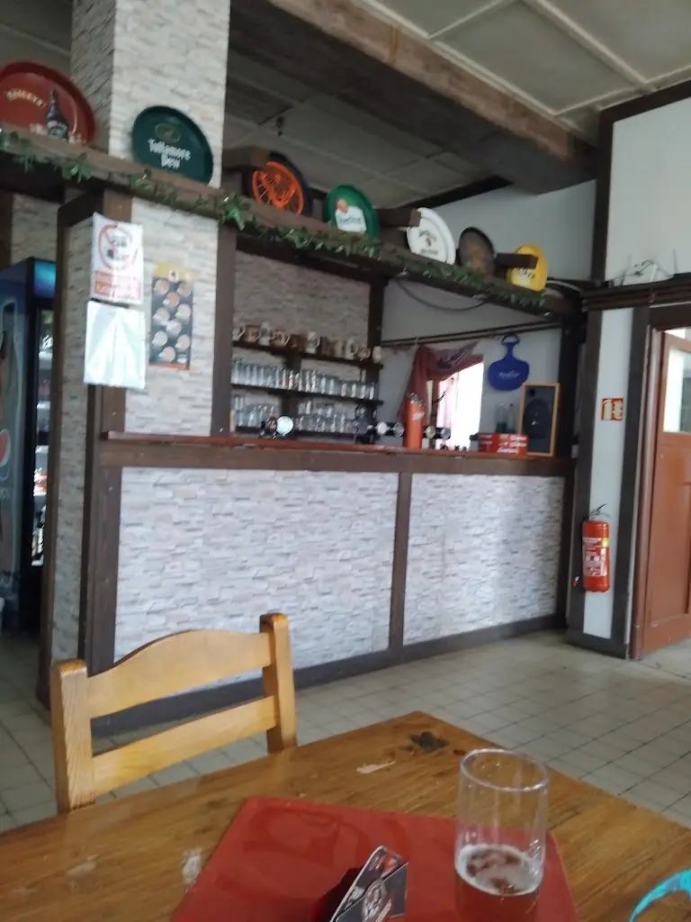 Jiri Penc_Restaurace u Kulturního domu_Polepy_review