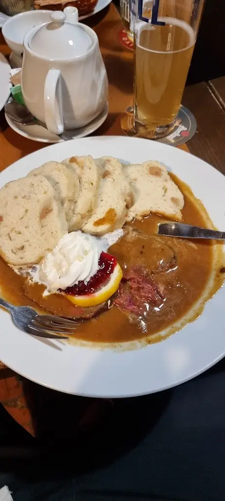 Miro Tylka_Restaurace U Pecků_Polepy_review