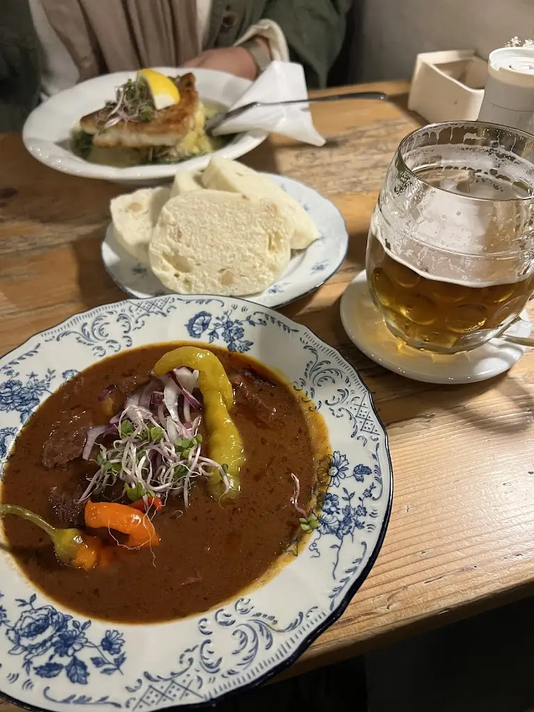 Jess Quiroz_Velkopřevorský Mlýn_Polepy_review