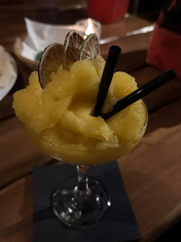 Niki Sadowska_Pepe Lopez_Okres Ústí nad Labem_review