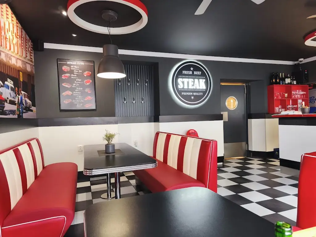 Retro's Steakhouse_Okres Ústí nad Labem_slider_image_3