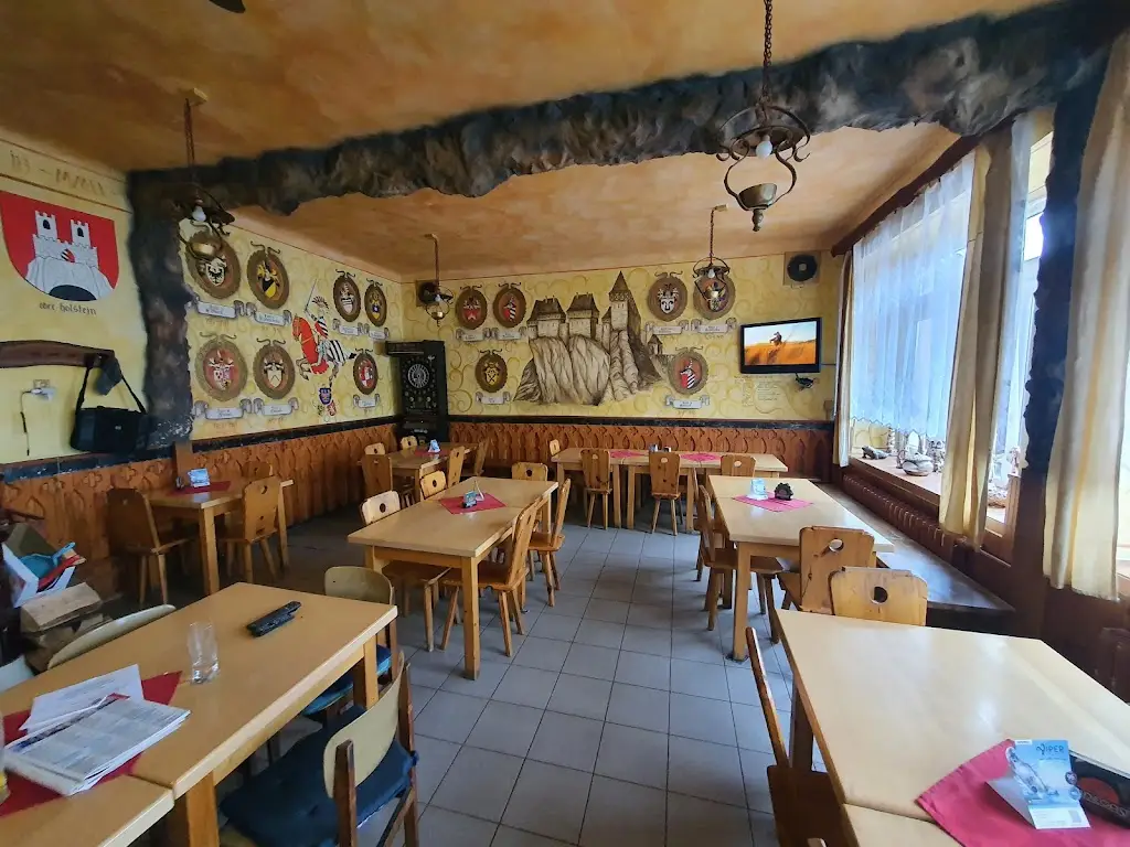 Hostinec Pod Hradem_Perštejn_slider_image_1