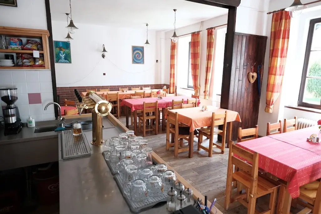 Rodinná restaurace a penzion Betty ristorante a Perštejn