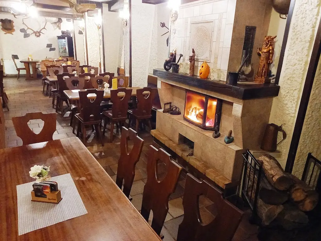 Restaurace a penzion Pod Dračí skálou_Perštejn_slider_image_1