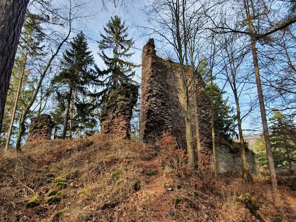 Zřícenina hradu Perštejn ristorante a Perštejn