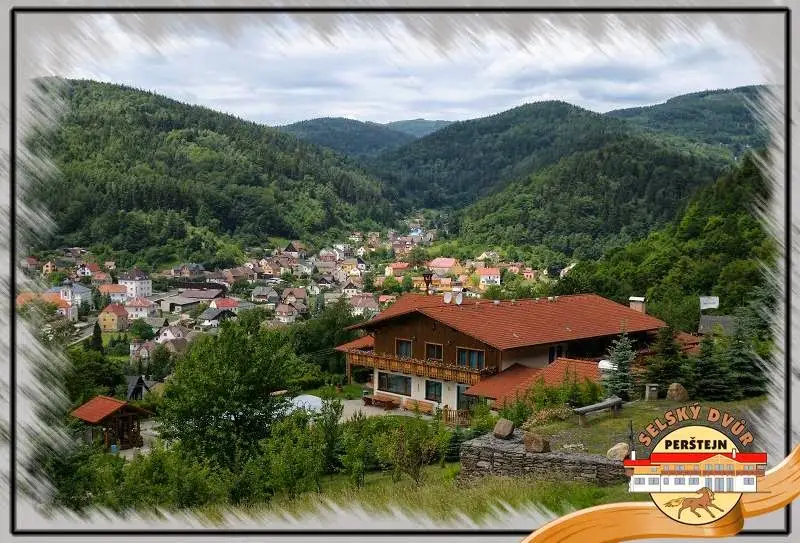Selský dvůr ristorante a Perštejn
