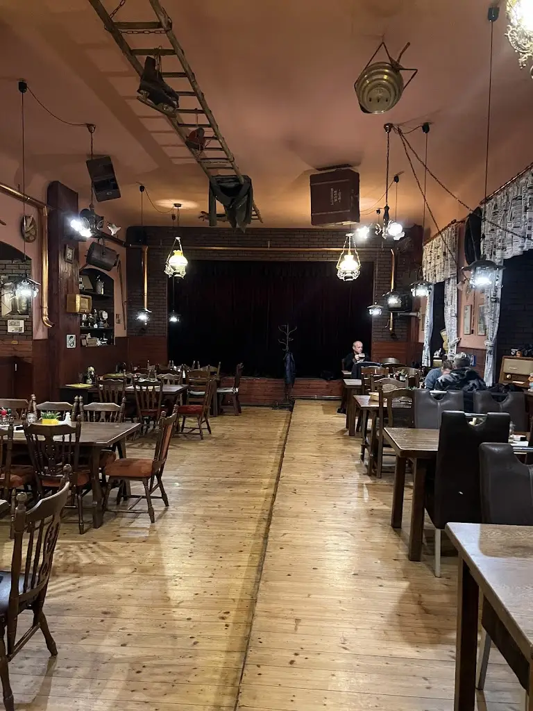Divadelní Restaurace Benar ristorante a Litvínov