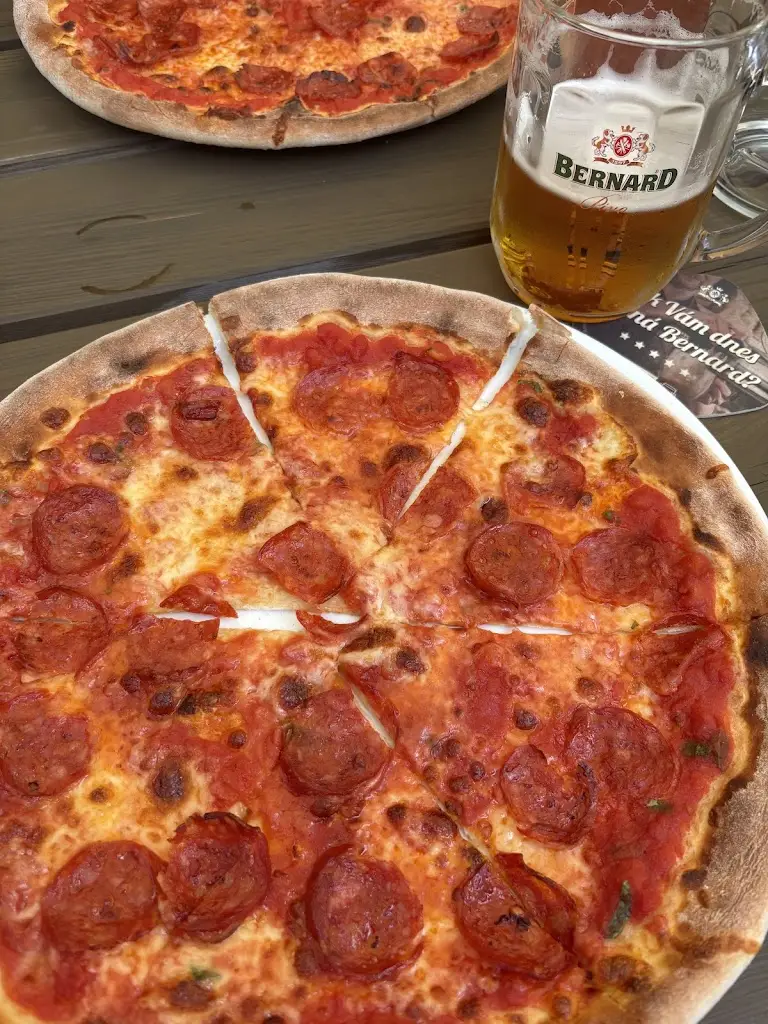 Bílá labuť_Litvínov_slider_image_2