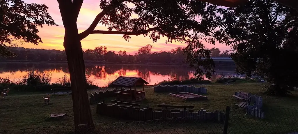 Občerstvení Long Beach_Štětí_slider_image_3