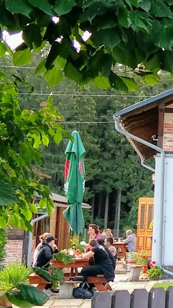 Miki Fidel_Bistro Black Death_Velký Šenov_review