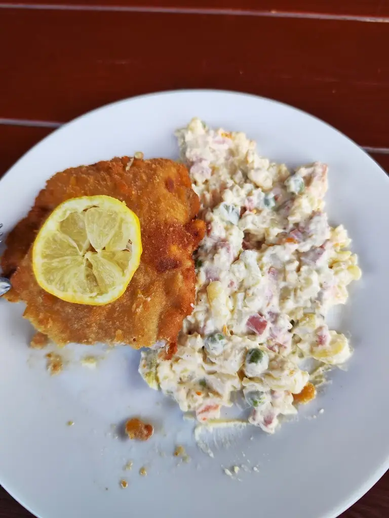 Ina Kluge-Lorenz_Restaurace Adonis_Velké Březno_recensione