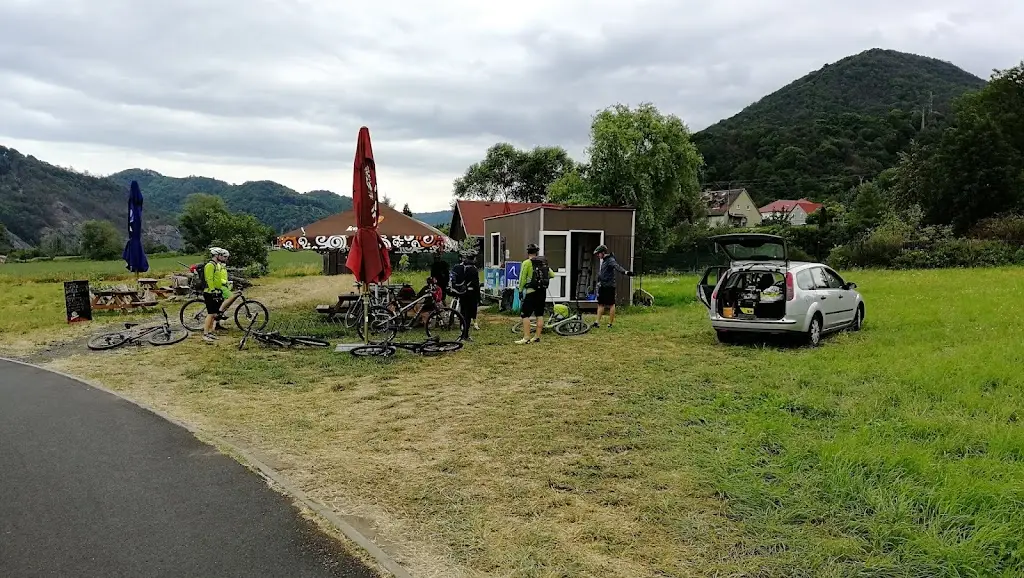 Martin Švec_Občerstvení U Tůně_Velké Březno_review