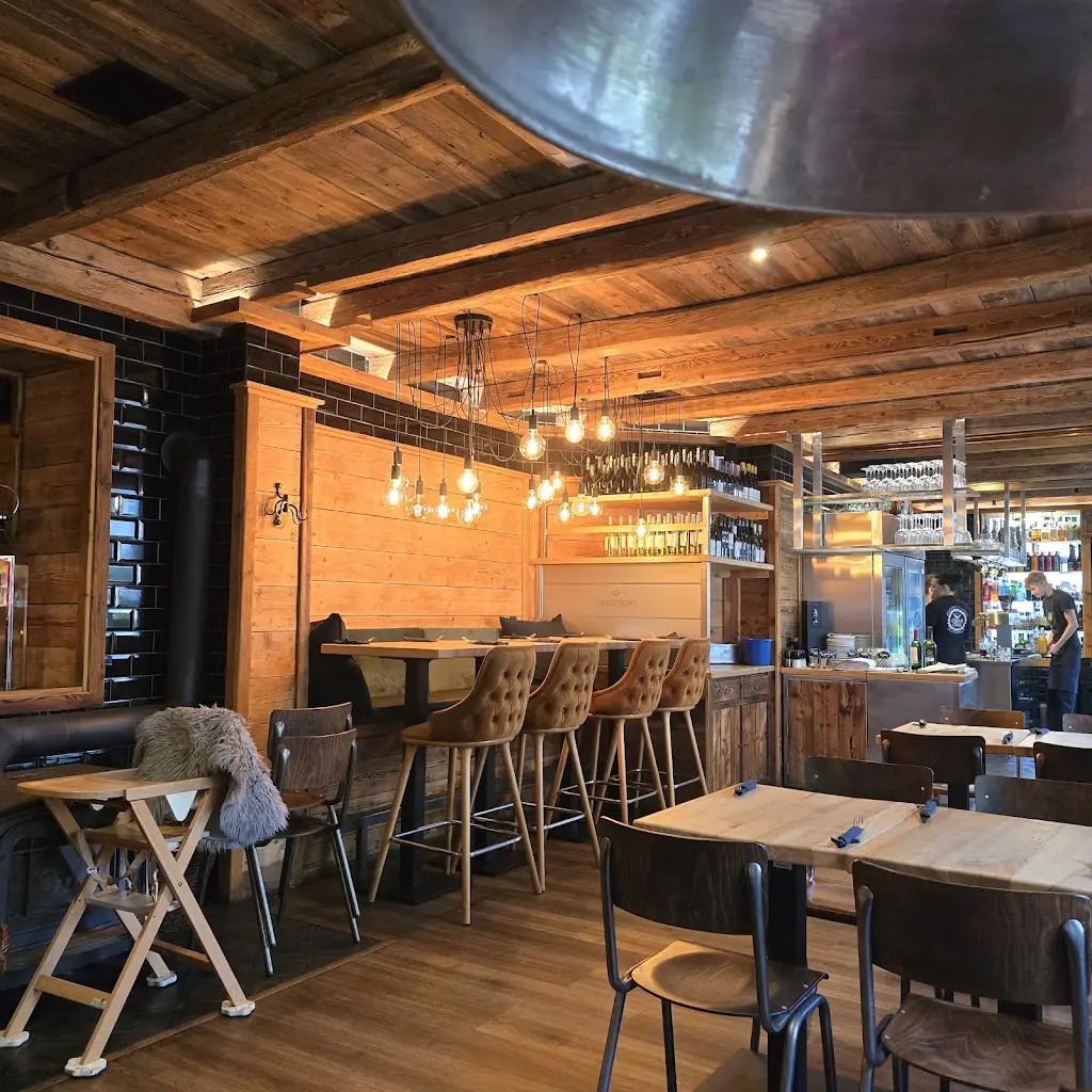 Šestidomí - restaurace_Teplice_slider_image_3