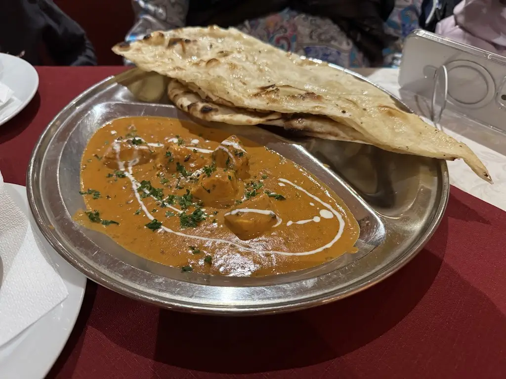 Fares Al-Dhabbi_Indická a Nepálská restaurace Everest Teplice_Teplice_recensione