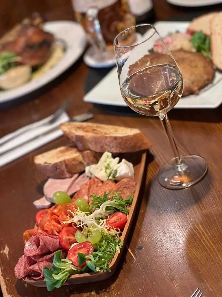 Restaurace VĚŽIČKY_Teplice_slider_image_3