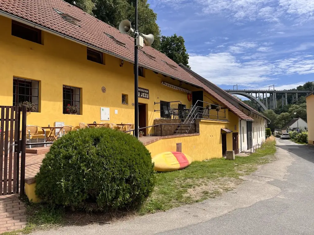 Hospoda U Jezu restaurant in Bechyně