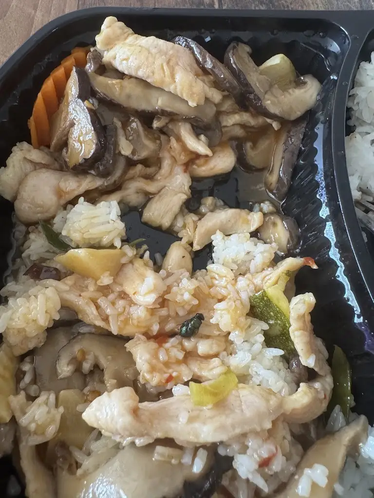 Iveta Hrtánková_1989Food - Grill & Sushi Bar Sluknov_Šluknov_review