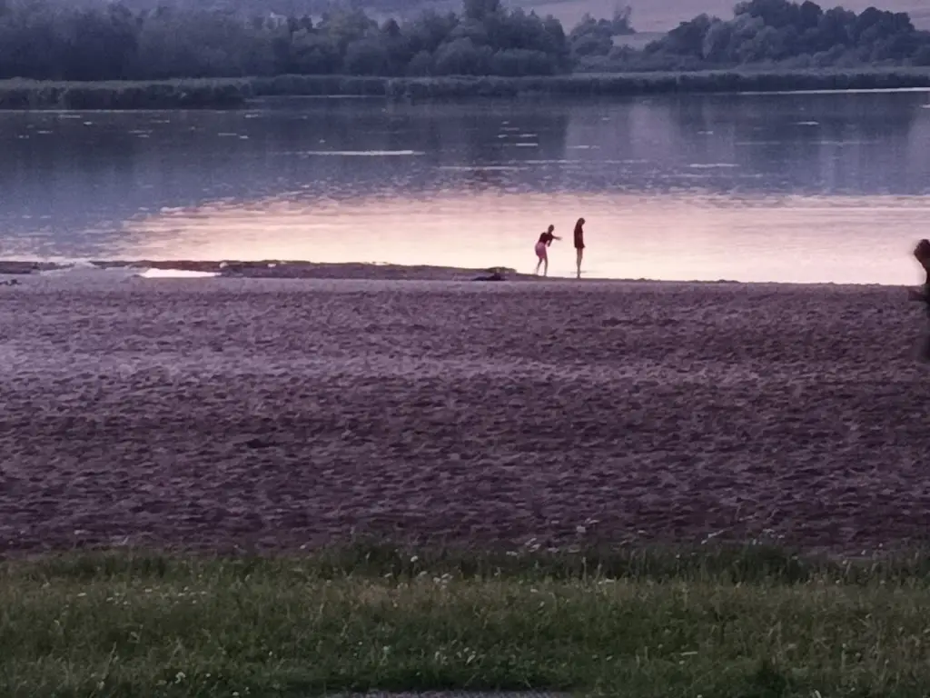 J F_U Bechyho_Úštěk_review