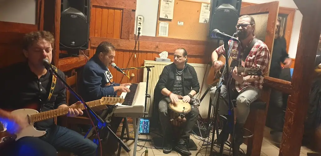 Restaurace Zatáčka_Zabrušany_slider_image_2