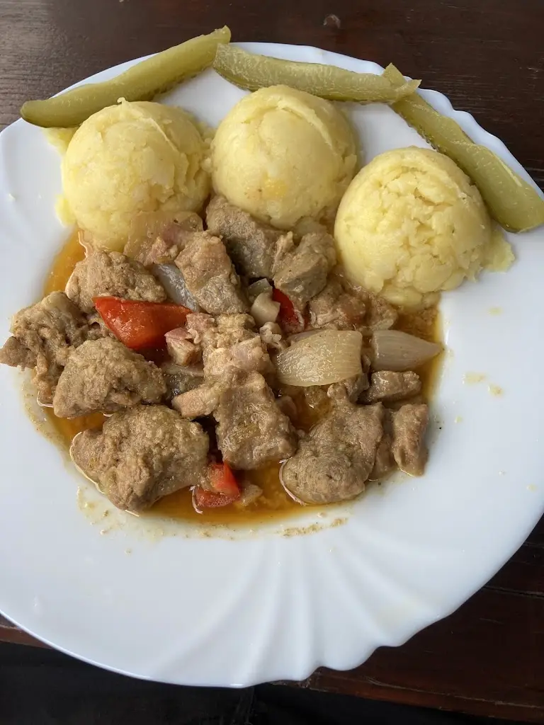 Radim Janata_U Bujáků_Bánov_review