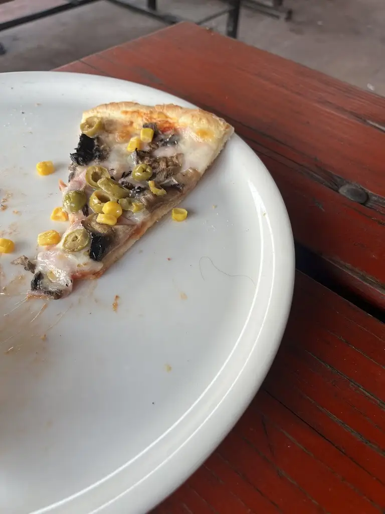 Dominika Jarošová_Neapol Pub Bánov_Bánov_review