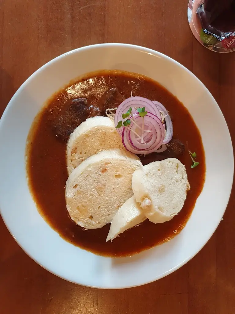 Clément Le Goff_Restaurace & pivovar U Orloje_Žatec_review